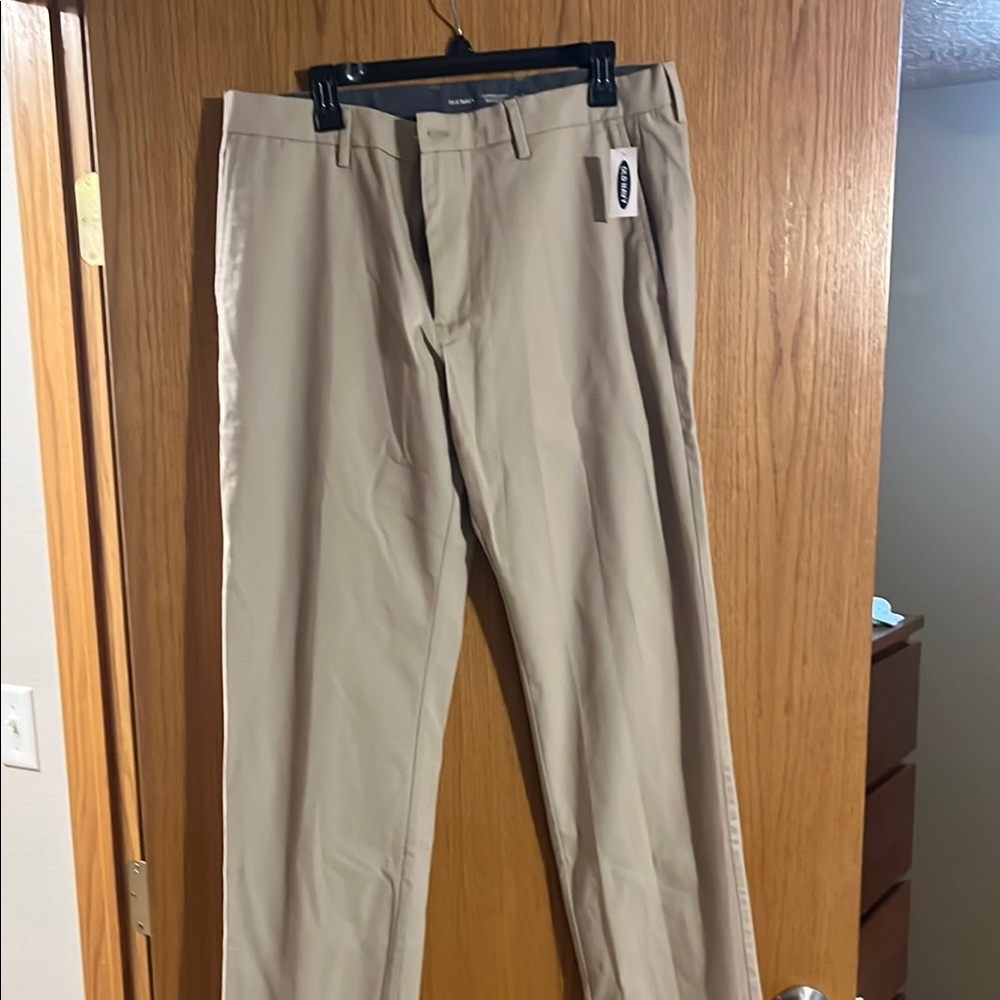 Old Navy Ultimate Loose khakis 36X36 new with tags